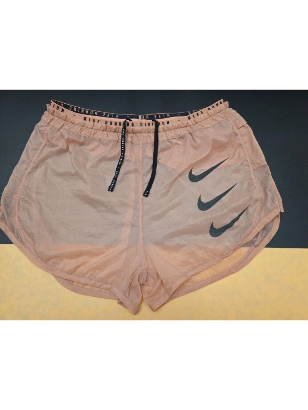 Nike Women’s Running Division Peach Shorts Size L Lined Drawstring Damaged